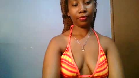 Snapshot of sexie_curvie chatting on 02-08-25, 12:28 Maggie online show from 02-08-25, 12:28