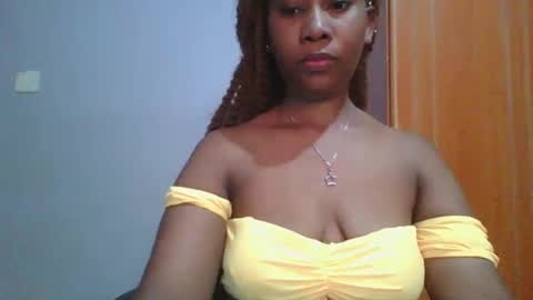 Snapshot of sexie_curvie chatting on 02-10-25, 04:08 Maggie online show from 02-10-25, 04:08