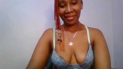 Snapshot of sexie_curvie chatting on 02-15-25, 01:05 Maggie online show from 02-15-25, 01:05
