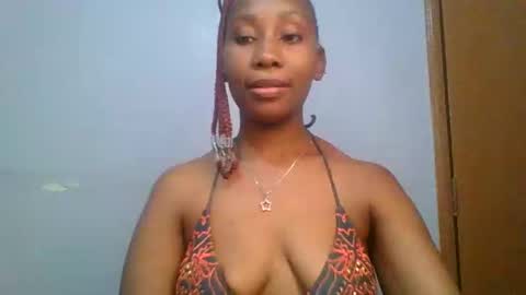 Snapshot of sexie_curvie chatting on 02-19-25, 10:23 Maggie online show from 02-19-25, 10:23
