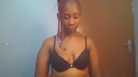 Snapshot of sexie_curvie chatting on 02-26-25, 07:31 Maggie online show from 02-26-25, 07:31