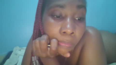 Snapshot of sexie_curvie chatting on 03-05-25, 07:38 Maggie online show from 03-05-25, 07:38