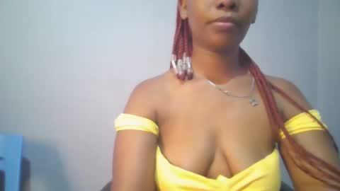 Snapshot of sexie_curvie chatting on 03-08-25, 12:22 Maggie online show from 03-08-25, 12:22