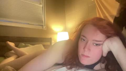 Snapshot of sexiflorence chatting on 10-27-25, 12:15 Florence online show from 10-27-25, 12:15