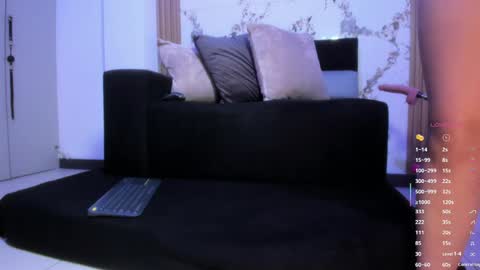 Snapshot of sexirose_19 chatting on 05-07-26, 01:05 Rosa online show from 05-07-26, 01:05
