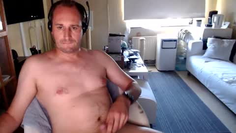 Snapshot of sexlobo1 chatting on 07-14-26, 03:29 Sexlobo online show from 07-14-26, 03:29