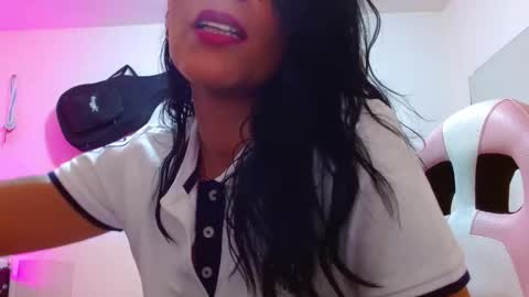 Snapshot of sexmilkdirty chatting on 01-19-25, 11:32 sexmilkdirty online show from 01-19-25, 11:32