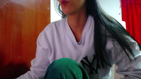 Snapshot of sexmilkdirty chatting on 11-04-25, 12:43 sexmilkdirty online show from 11-04-25, 12:43