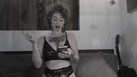 Trixy Rose online show from 01-10-25, 02:13