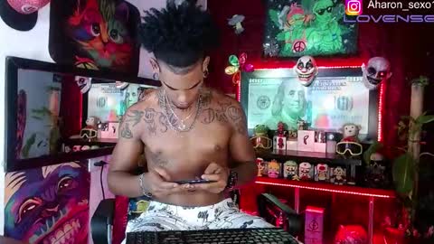 Aharon  ravelo online show from 11-18-25, 03:01