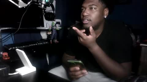 Snapshot of sexplug09 chatting on 09-09-25, 04:12 sexplug09 online show from 09-09-25, 04:12