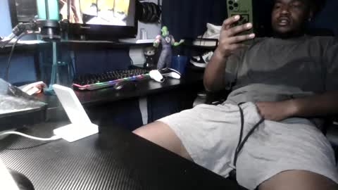 Snapshot of sexplug09 chatting on 09-24-25, 04:16 sexplug09 online show from 09-24-25, 04:16