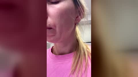 Snapshot of sexualangel chatting on 05-16-26, 04:42 Verona online show from 05-16-26, 04:42