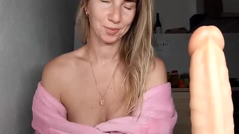 Snapshot of sexualangel chatting on 05-29-26, 02:53 Verona online show from 05-29-26, 02:53