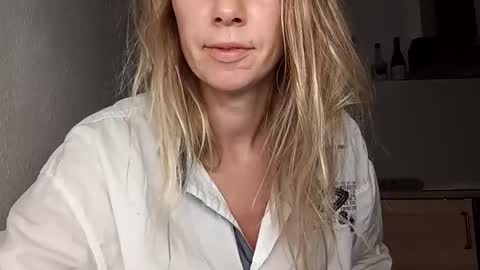 Snapshot of sexualangel chatting on 06-04-26, 03:23 Verona online show from 06-04-26, 03:23