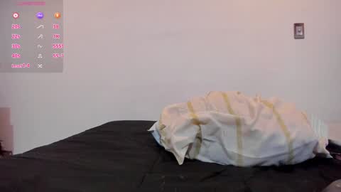 Jax and Lu online show from 01-22-25, 01:42