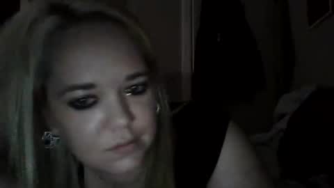 Snapshot of sexxiibossbabe chatting on 12-14-25, 11:09 sexxiibossbabe online show from 12-14-25, 11:09