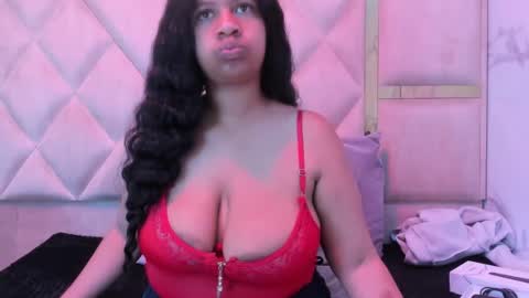 Snapshot of sexxtaty chatting on 08-09-26, 01:05 Sexxtaty online show from 08-09-26, 01:05