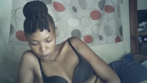 sexxy_curvy23 online show from 02-17-26, 03:36