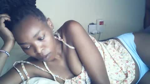 sexxy_curvy23 online show from 04-25-26, 04:04