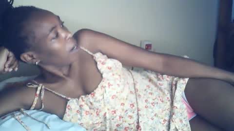 Snapshot of sexxy_curvy23 chatting on 05-18-26, 04:07 sexxy_curvy23 online show from 05-18-26, 04:07