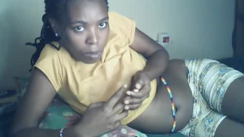 Snapshot of sexxy_curvy23 chatting on 06-03-26, 12:24 sexxy_curvy23 online show from 06-03-26, 12:24