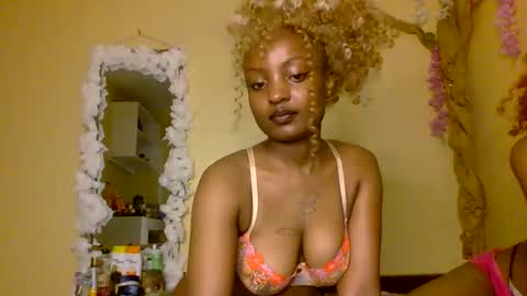Snapshot of sexxy_daisyy chatting on 11-15-25, 07:27 sexxy_daisyy online show from 11-15-25, 07:27