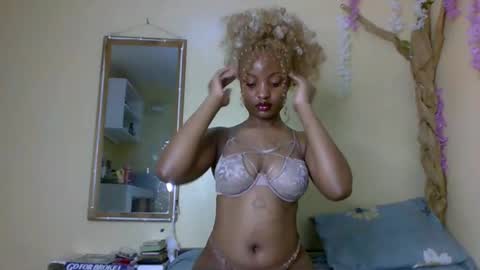 Snapshot of sexxy_daisyy chatting on 11-16-25, 02:39 sexxy_daisyy online show from 11-16-25, 02:39