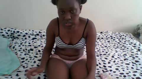 Snapshot of sexxy_kendrah chatting on 10-21-25, 11:33 lorna online show from 10-21-25, 11:33