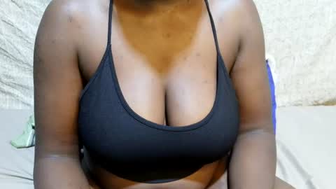 Snapshot of sexxy_maya1 chatting on 06-30-26, 12:06 sexxy_maya1 online show from 06-30-26, 12:06