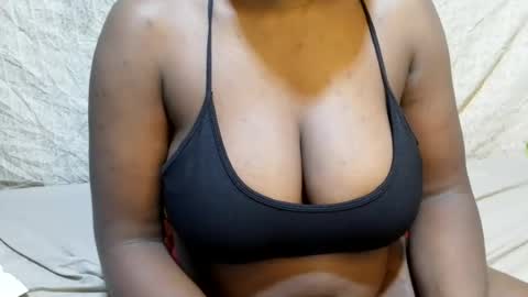 Snapshot of sexxy_maya1 chatting on 07-23-26, 06:00 sexxy_maya1 online show from 07-23-26, 06:00