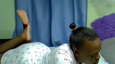 African Queen online show from 04-25-26, 07:33