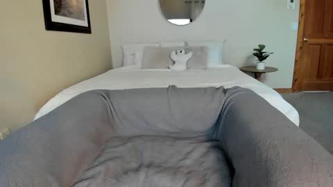 Sexxy Laura online show from 10-28-25, 02:42