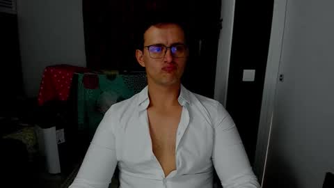 Sexxymuscles4U online show from 10-22-25, 10:59