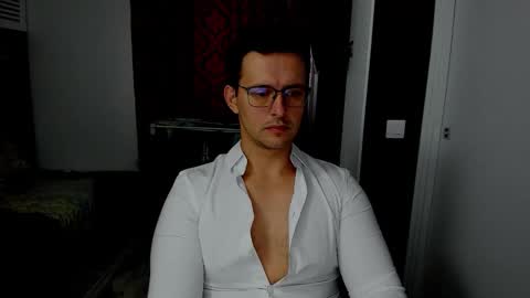 Sexxymuscles4U online show from 10-31-25, 08:48