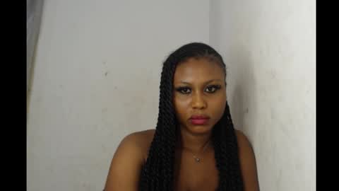 Snapshot of sexy_badgirl2 chatting on 09-16-25, 01:45 Sexy blackgirl2 online show from 09-16-25, 01:45