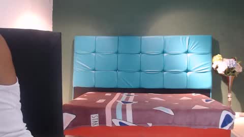 Snapshot of sexy_bigcock01 chatting on 01-21-25, 12:07 sexy_bigcock01 online show from 01-21-25, 12:07