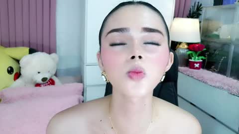 Snapshot of sexy_blairxx chatting on 05-21-26, 12:28 blair online show from 05-21-26, 12:28