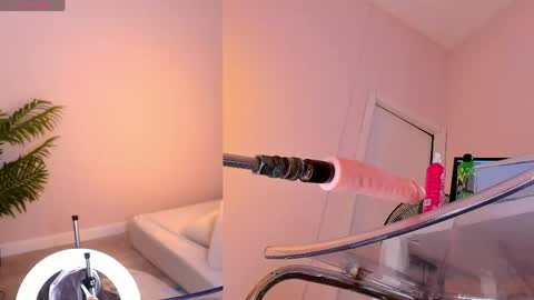 Lina online show from 04-25-26, 12:35