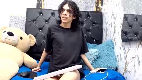 Sicaru online show from 05-22-26, 02:40