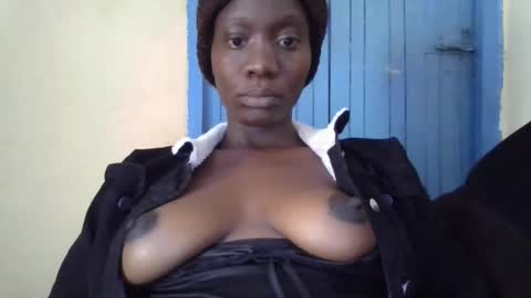 sexy_butty01 online show from 10-11-25, 01:05