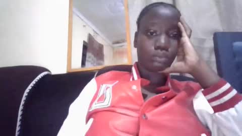 sexy_butty01 online show from 12-21-25, 02:51