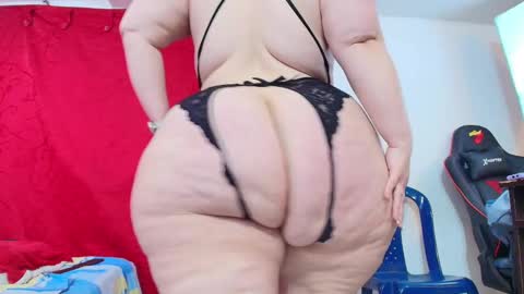 Snapshot of sexy_curvi chatting on 09-28-25, 02:55 karla           instagram  online show from 09-28-25, 02:55