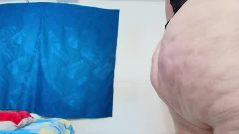 Snapshot of sexy_curvi chatting on 06-05-26, 03:51 karla instagram online show from 06-05-26, 03:51