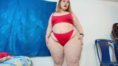 Snapshot of sexy_curvi chatting on 06-08-26, 03:56 karla instagram online show from 06-08-26, 03:56