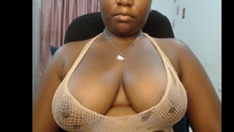 Snapshot of sexy_ebony12 chatting on 03-04-26, 07:20 Racheal online show from 03-04-26, 07:20