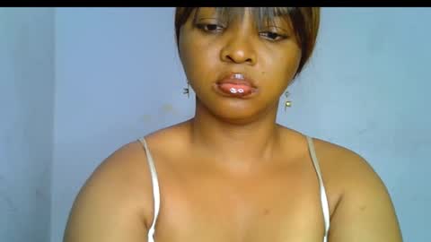 Snapshot of sexy_ebonygirl_ chatting on 10-08-25, 08:17 Clara online show from 10-08-25, 08:17