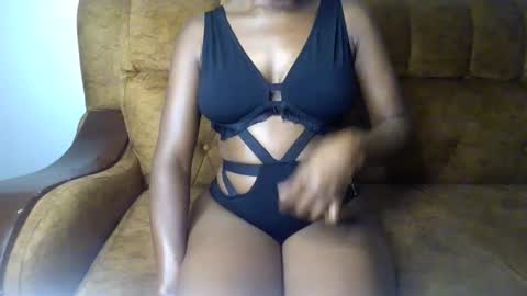 Snapshot of sexy_ellahh chatting on 05-15-26, 10:50 Ellahh online show from 05-15-26, 10:50