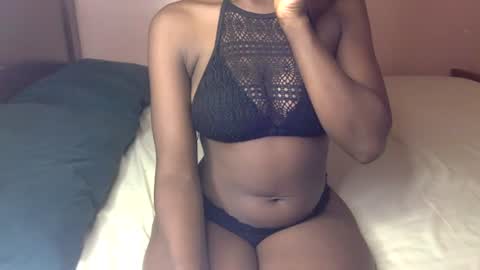 Snapshot of sexy_ellahh chatting on 07-03-26, 10:10 Ellahh online show from 07-03-26, 10:10