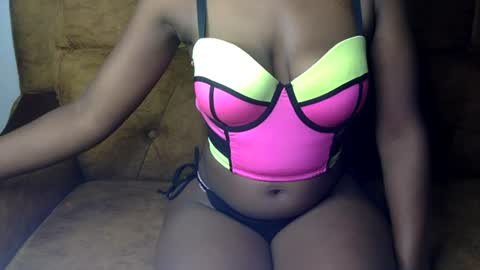 Snapshot of sexy_ellahh chatting on 07-17-26, 12:50 Ellahh online show from 07-17-26, 12:50